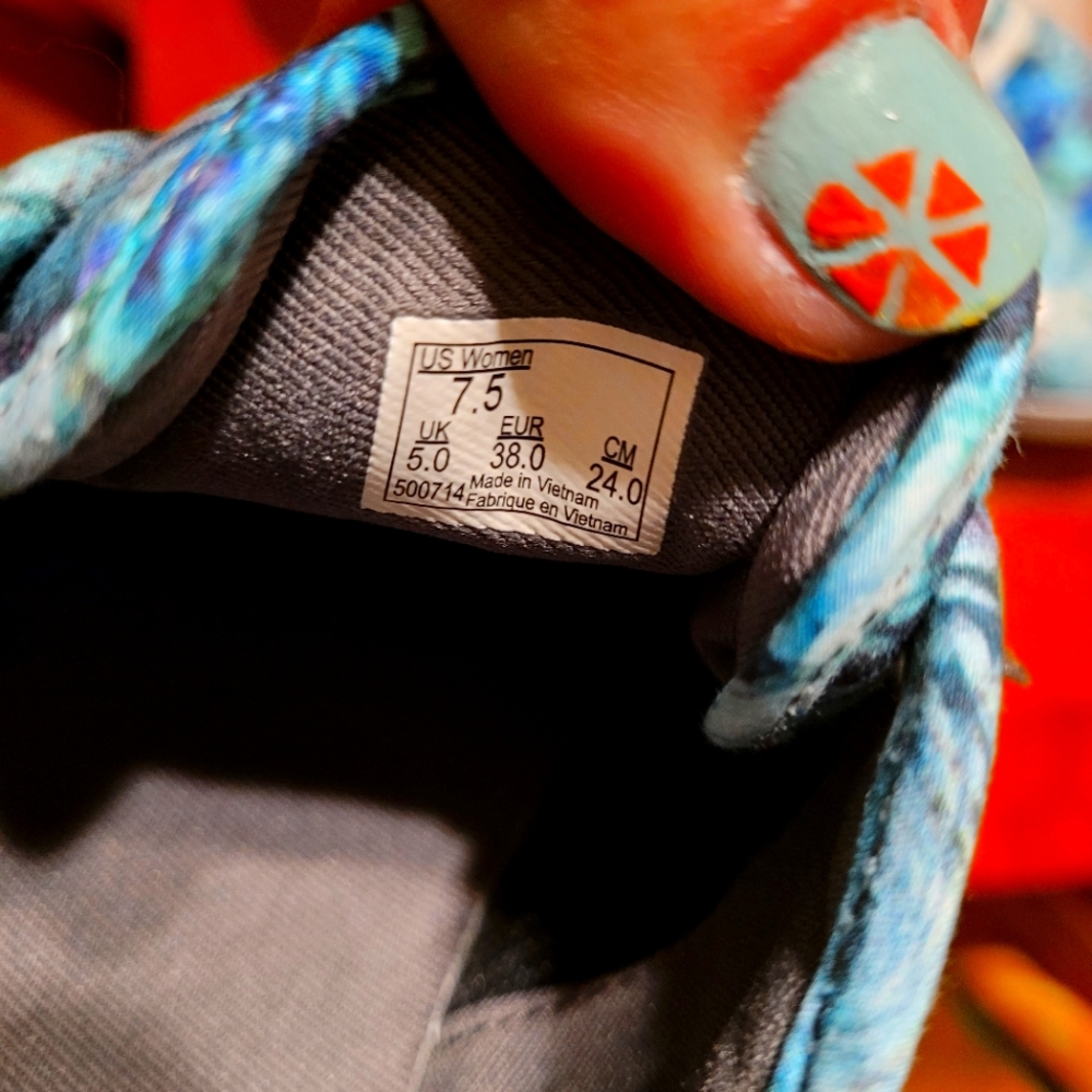 Vans classic size 7.5 women's blue/ green techno print